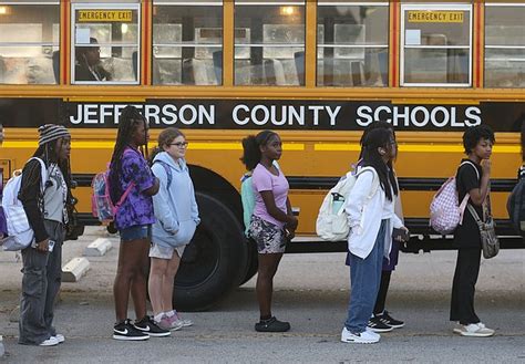 Some issues remain as Kentucky school district restarts classes after busing fiasco